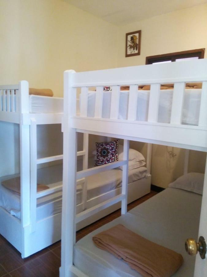 Casa De Miguelitos Hotell Tagaytay City Eksteriør bilde